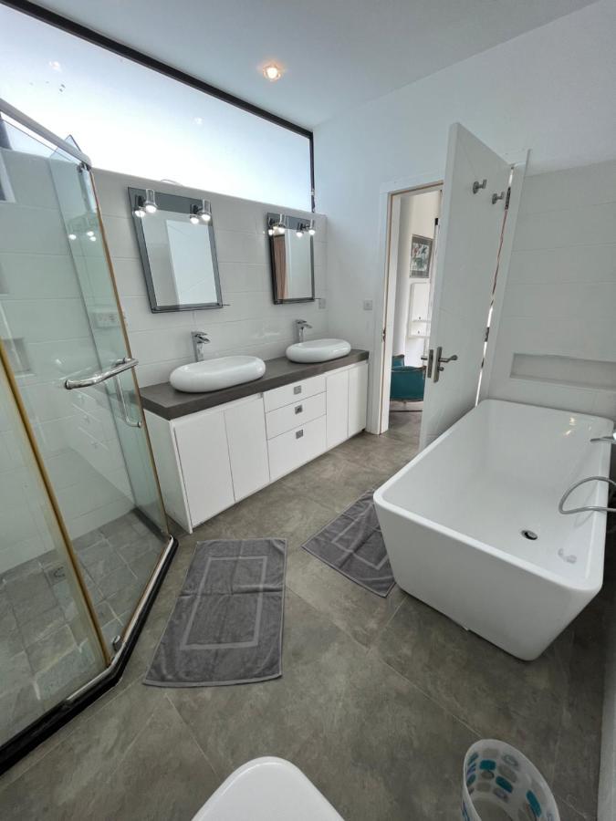Villa Moderne A Trou Aux Biches Bagian luar foto