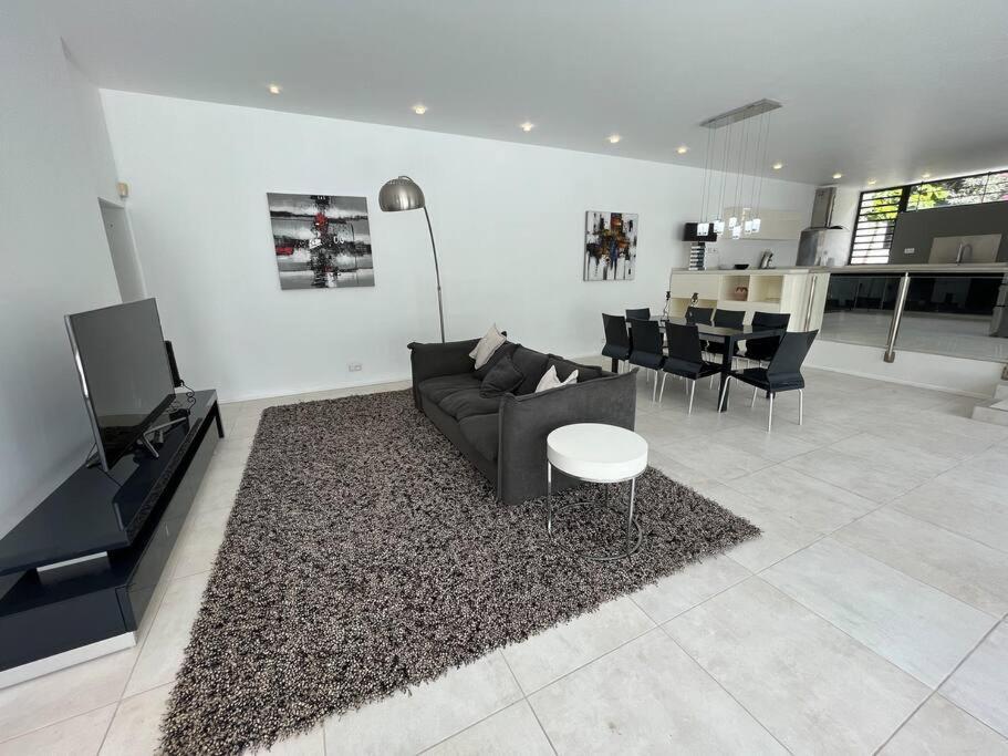 Villa Moderne A Trou Aux Biches Bagian luar foto